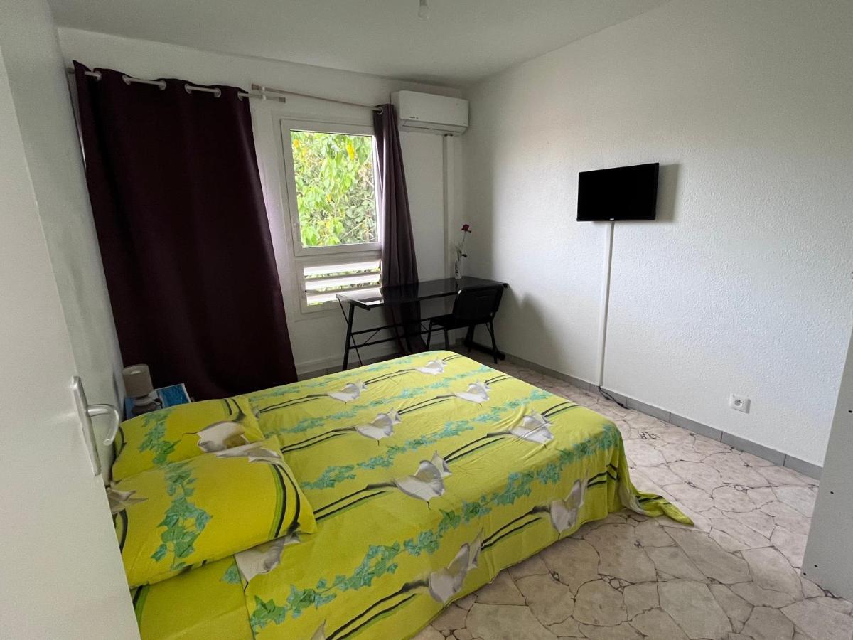 Chambre Chez L'Habitant A 5Mn De L'Aeroport レザビーム エクステリア 写真